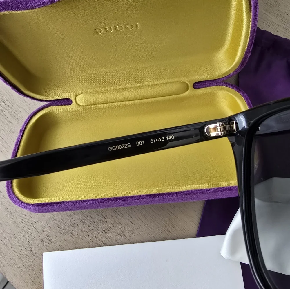 NEW- Gucci Black Sunglasses with Case GG0022S - Picture 4 of 7